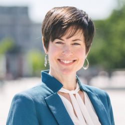 Britta Dornan headshot2